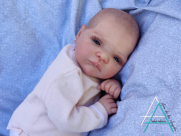 Mick despierto by Adrie Stoete